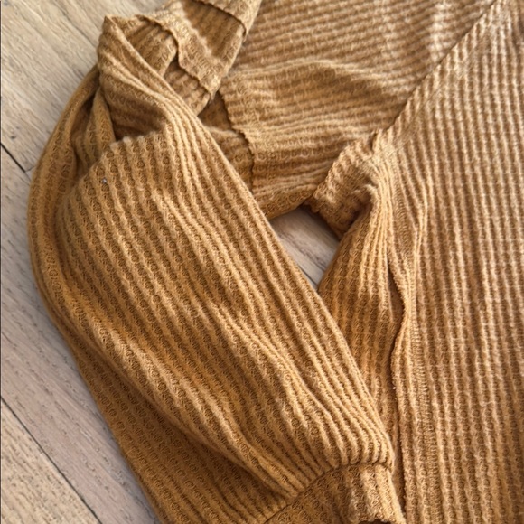 Wonderly waffle long sleeve top, Indian gold, size Medium - Picture 6 of 11